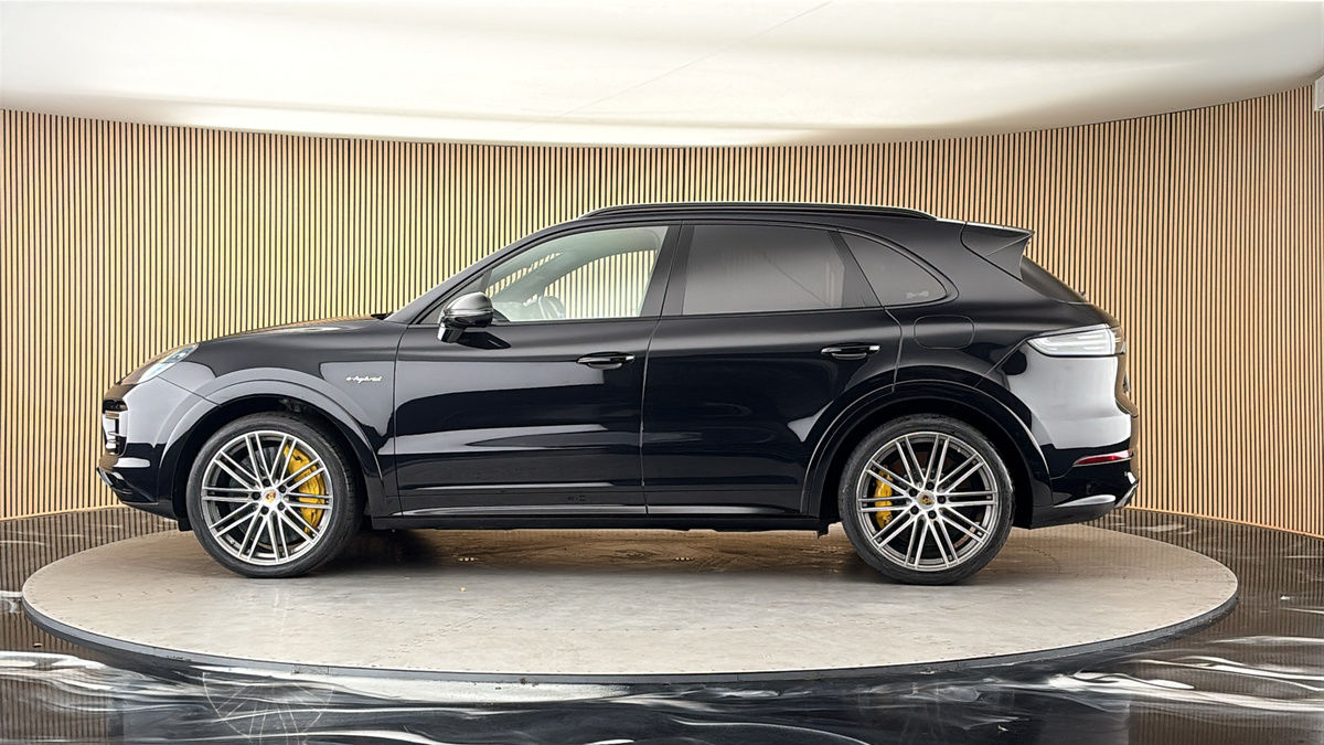 More views of Porsche Cayenne