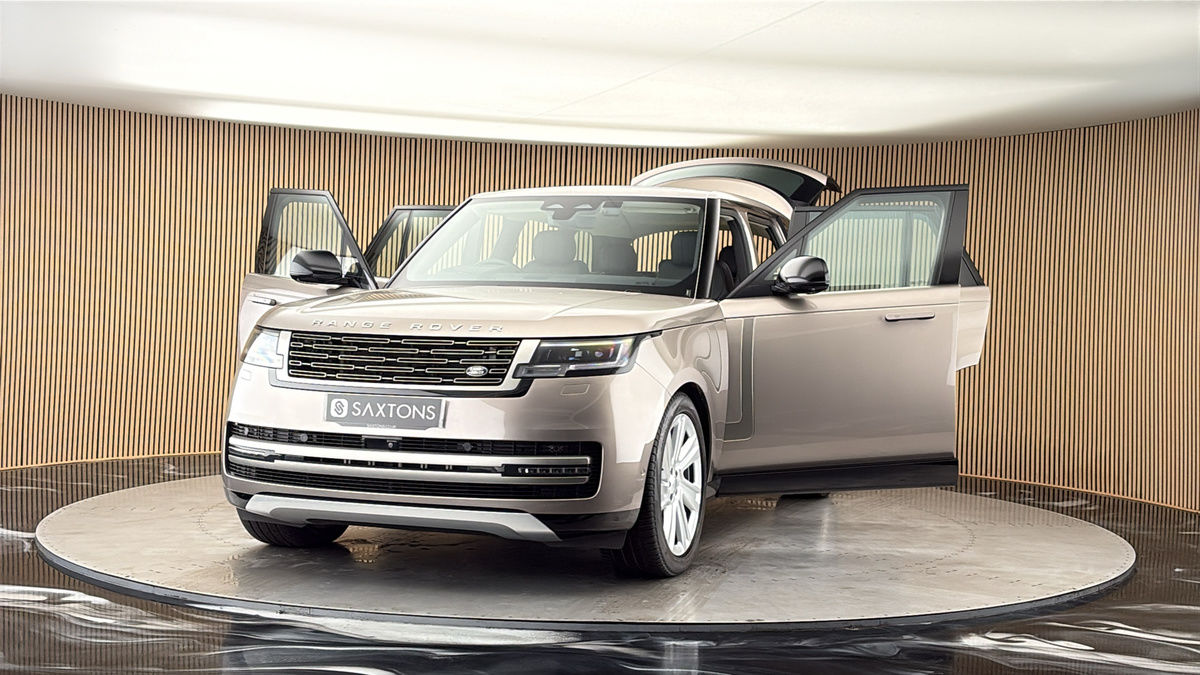 More views of Land Rover Range Rover