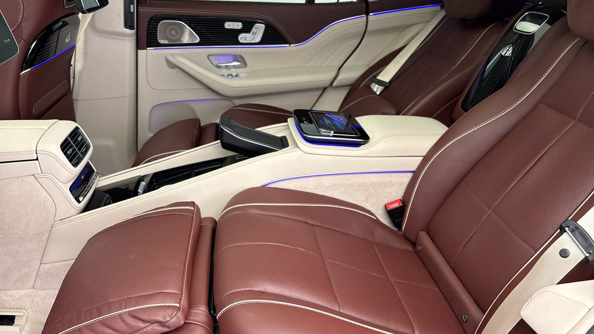 Mercedes-Benz Maybach GLS Image 9