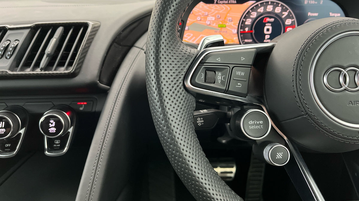 Audi R8 Image 13