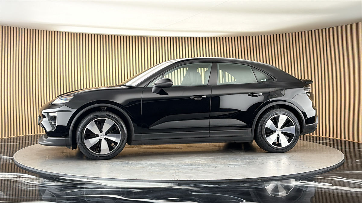 More views of Porsche Macan