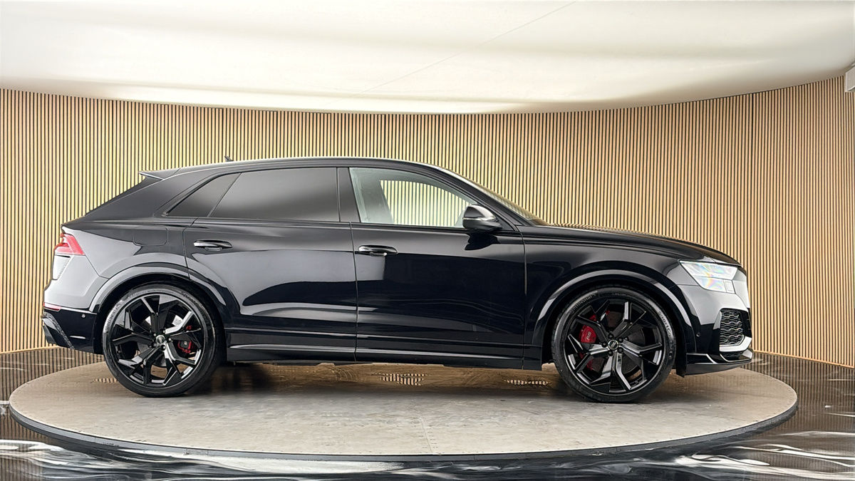 More views of Audi RSQ8
