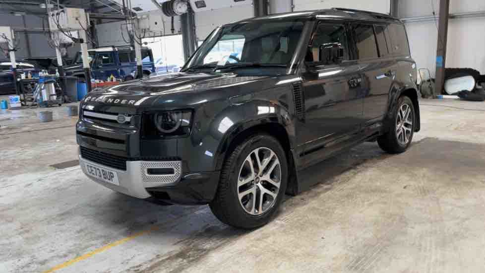 More views of Land Rover Defender 110