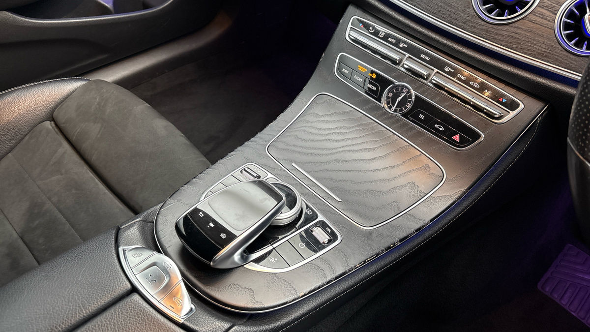 Mercedes-Benz E Class Image 18