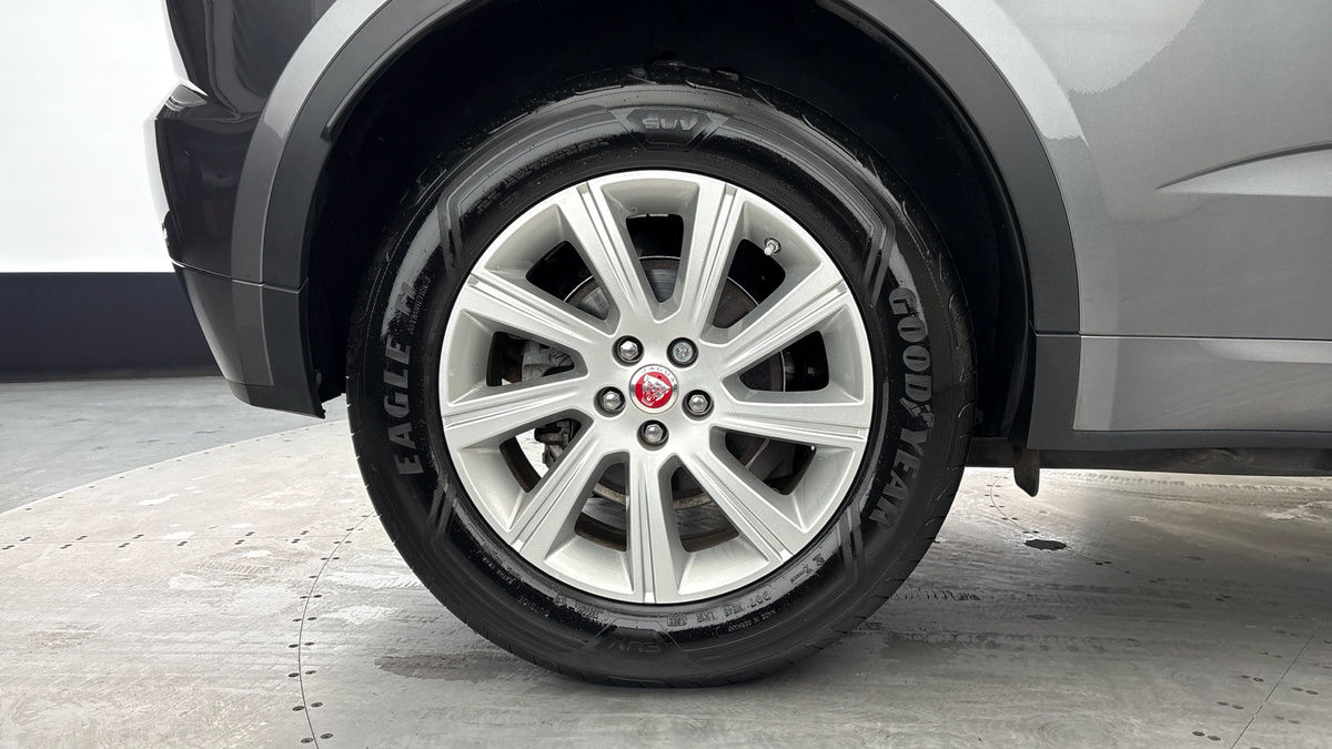 Jaguar E-PACE Image 10