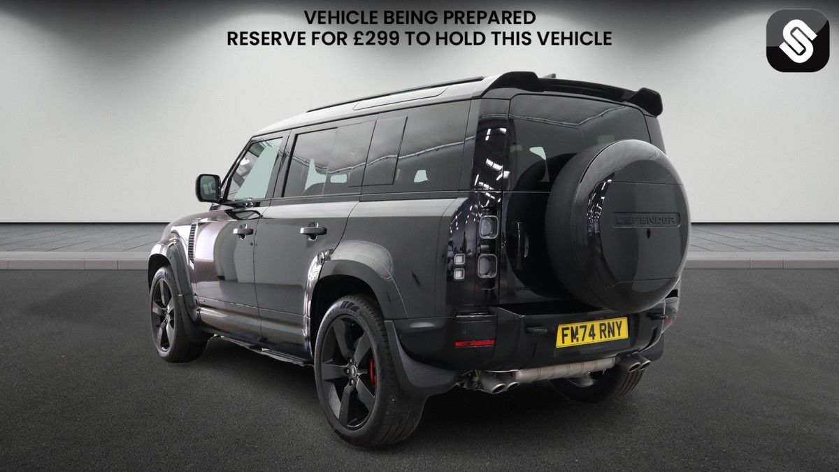 Land Rover Defender 110 Image 3