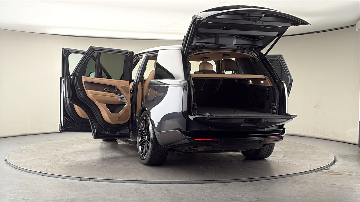 More views of Land Rover Range Rover