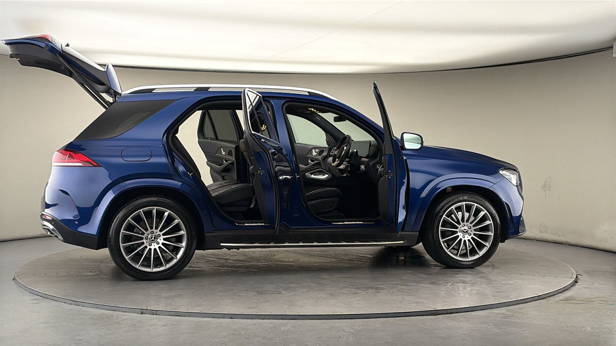 More views of Mercedes-Benz GLE