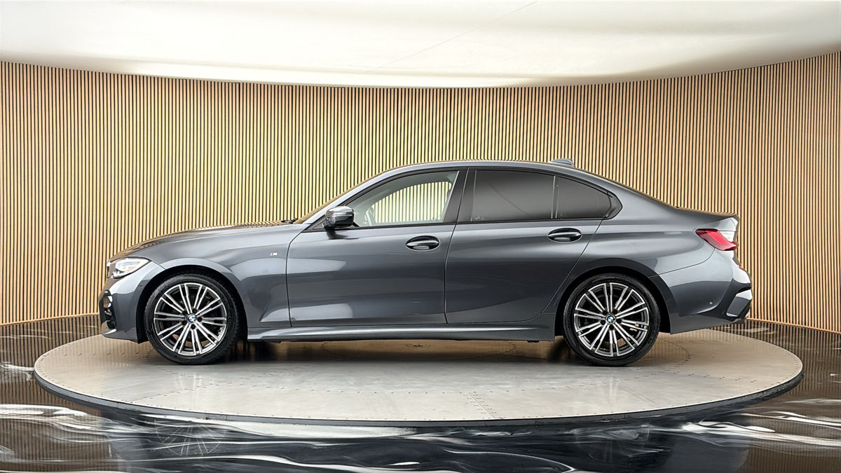 BMW 3 Series Image 15
