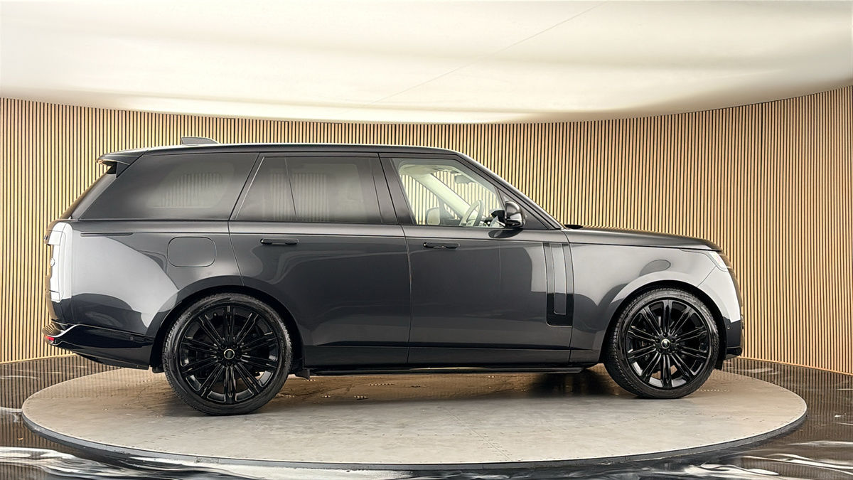 More views of Land Rover Range Rover