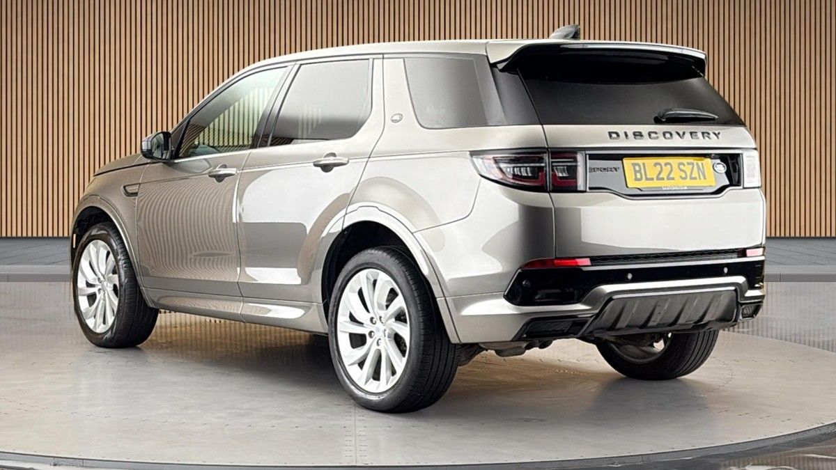 Land Rover Discovery Sport Image 2