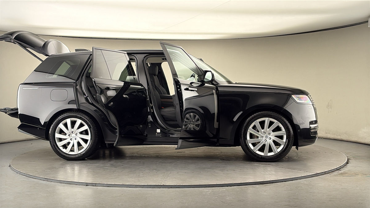 More views of Land Rover Range Rover