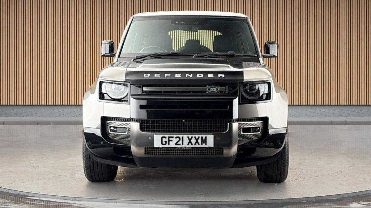Land Rover Defender 110 Image 3