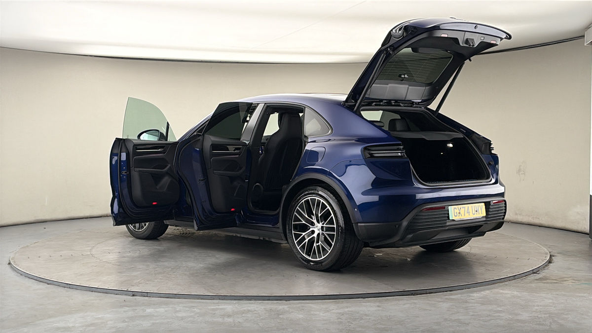 More views of Porsche Macan