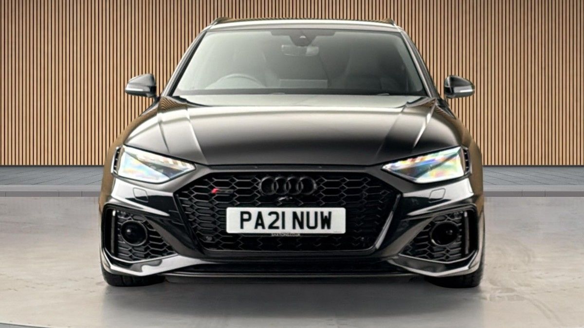 Audi RS4 Avant Image 3