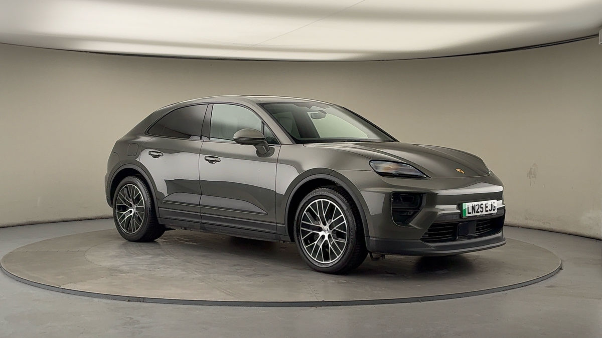 More views of Porsche Macan