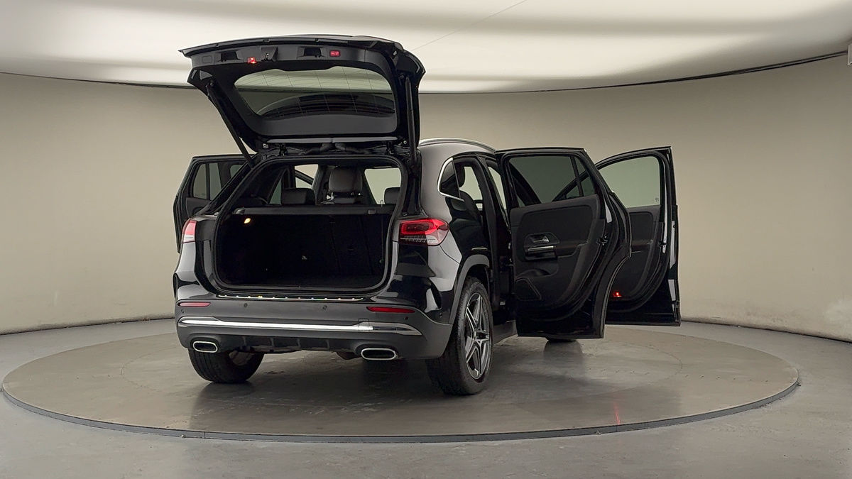 More views of Mercedes-Benz GLA