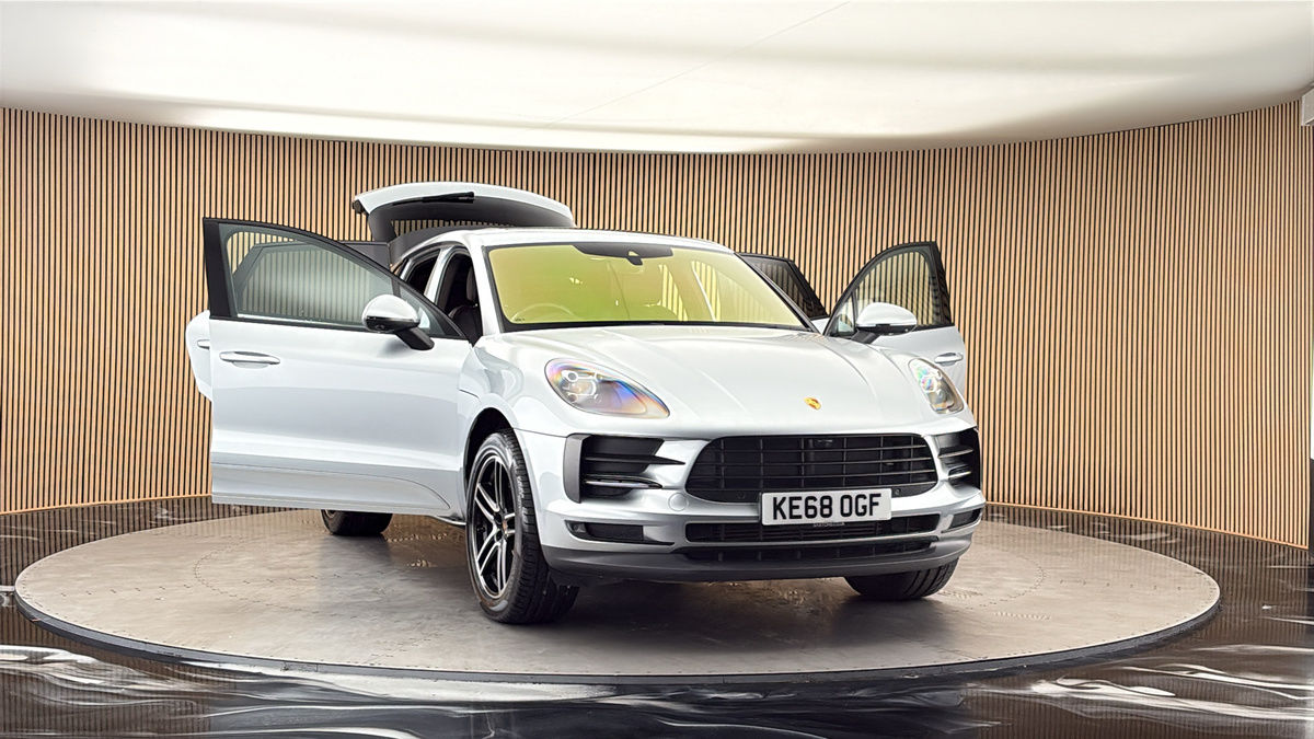 More views of Porsche Macan