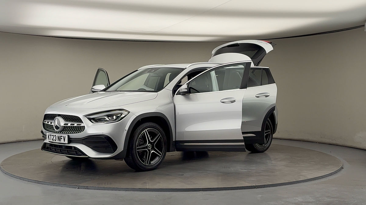 Mercedes-Benz GLA Image 22