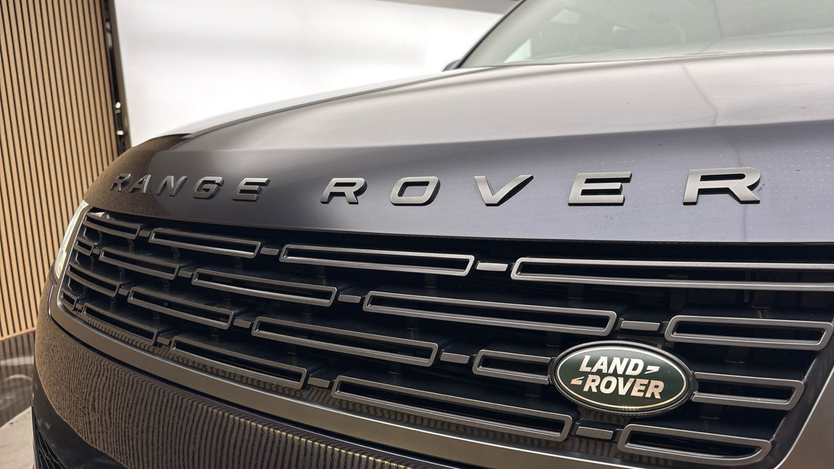 Land Rover Range Rover Sport Image 24