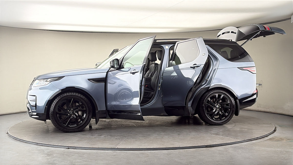 More views of Land Rover Discovery