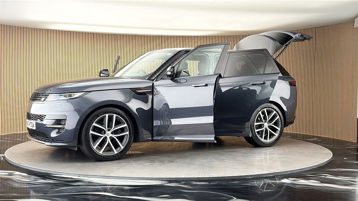 More views of Land Rover Range Rover Sport