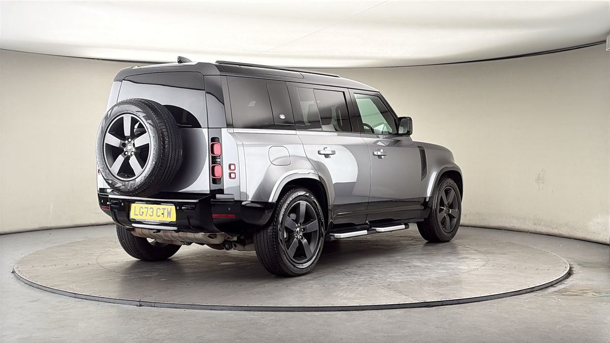 More views of Land Rover Defender 110