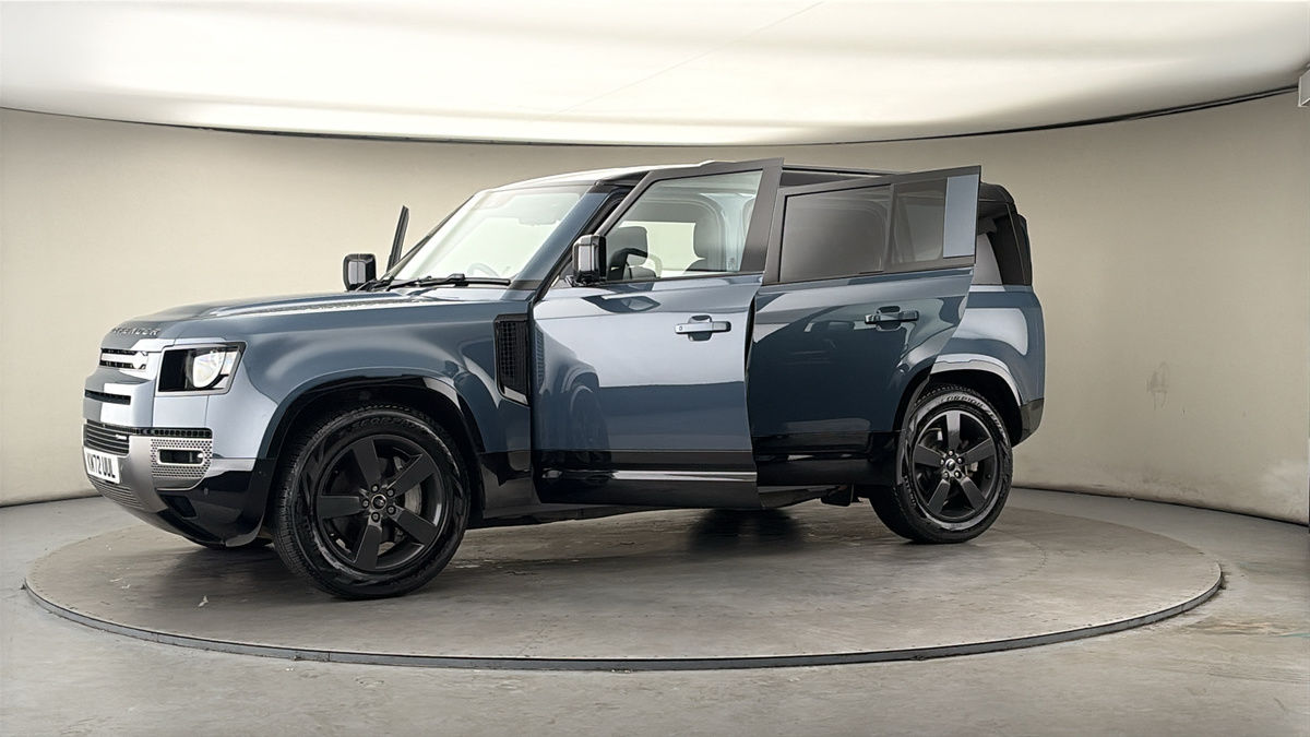 More views of Land Rover Defender 110