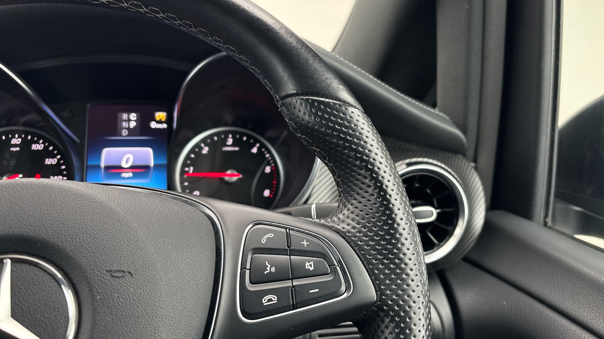 Mercedes-Benz V Class Image 14