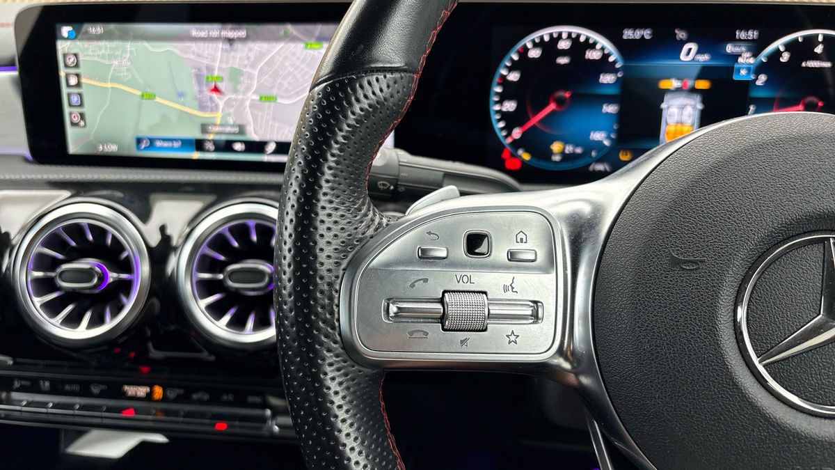 Mercedes-Benz CLA Image 13