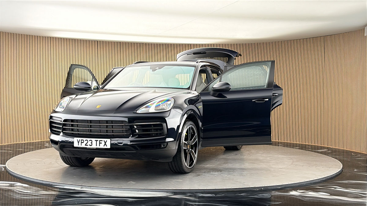 More views of Porsche Cayenne