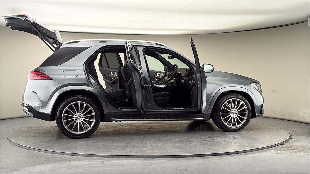 More views of Mercedes-Benz GLE