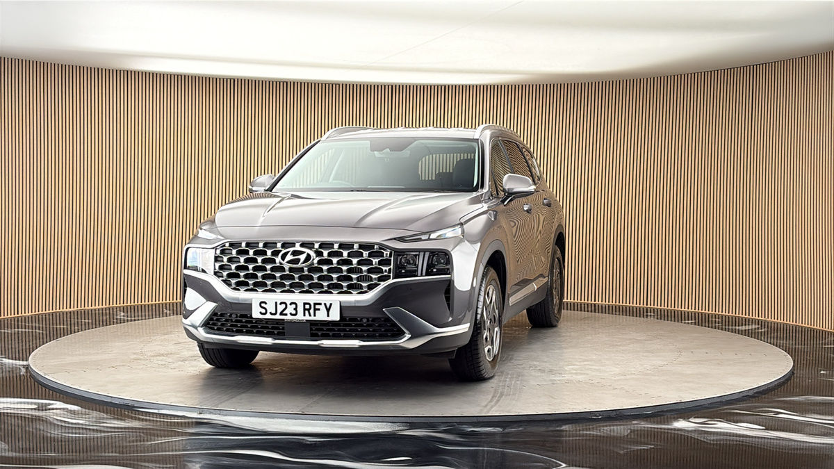 More views of Hyundai Santa Fe