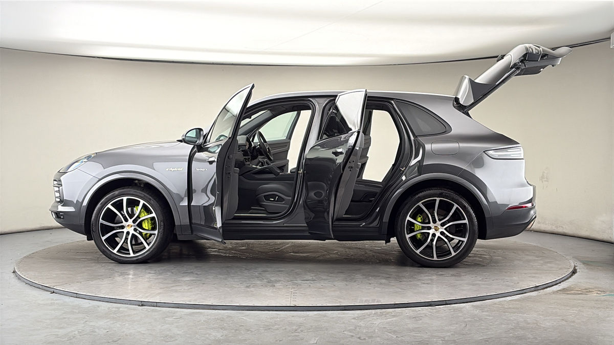 More views of Porsche Cayenne