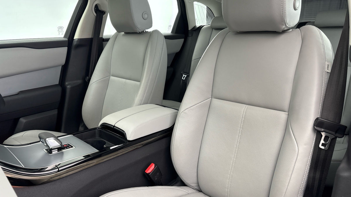 Land Rover Range Rover Velar Image 7