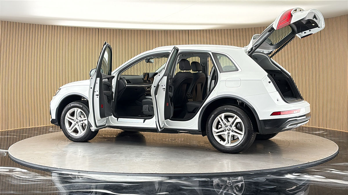 More views of Audi Q5