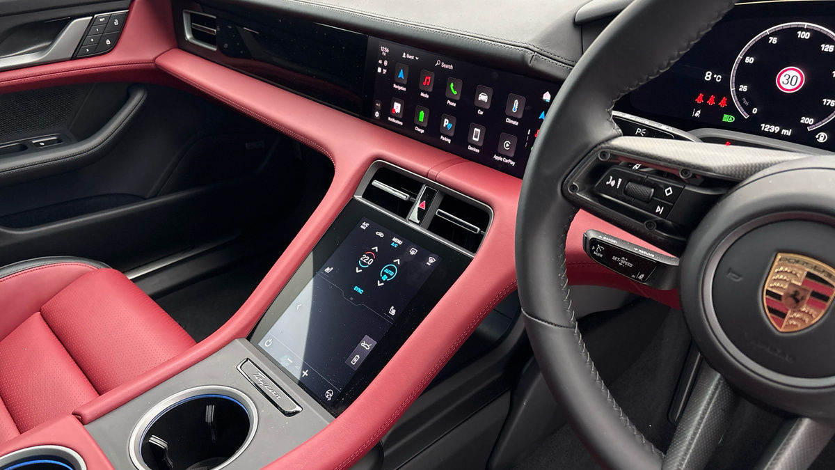 Porsche Taycan Image 19