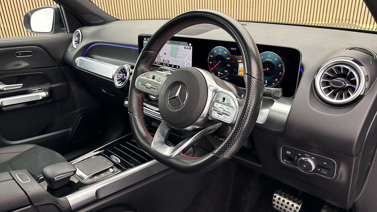Mercedes-Benz GLB Image 5
