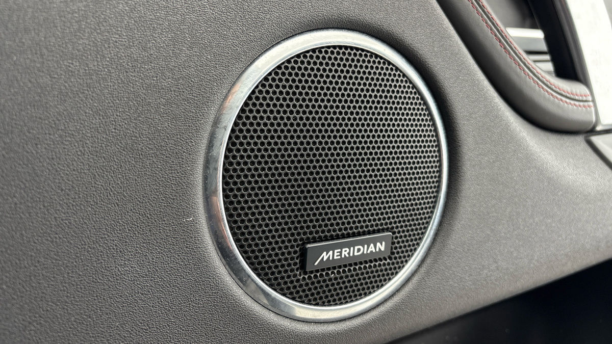 Land Rover Discovery Sport Image 25