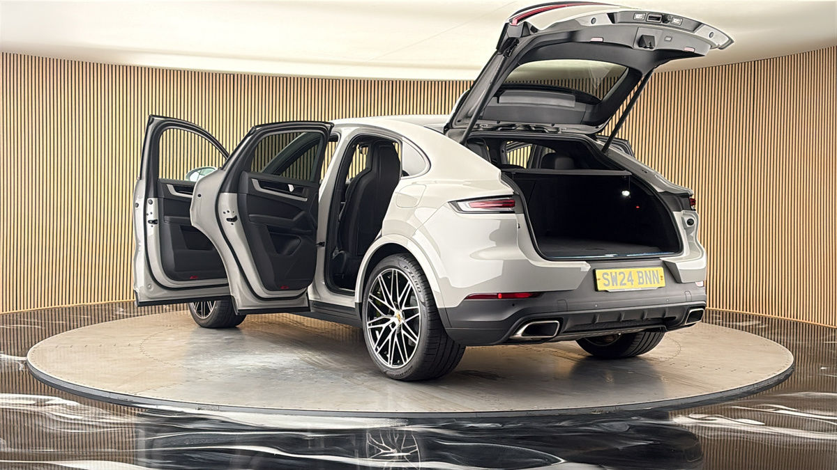 Porsche Cayenne Image 23