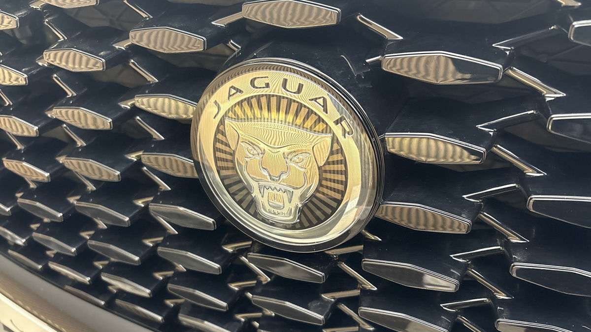 Jaguar F-PACE Image 24