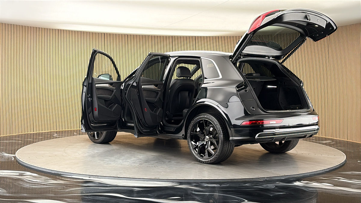 More views of Audi Q5