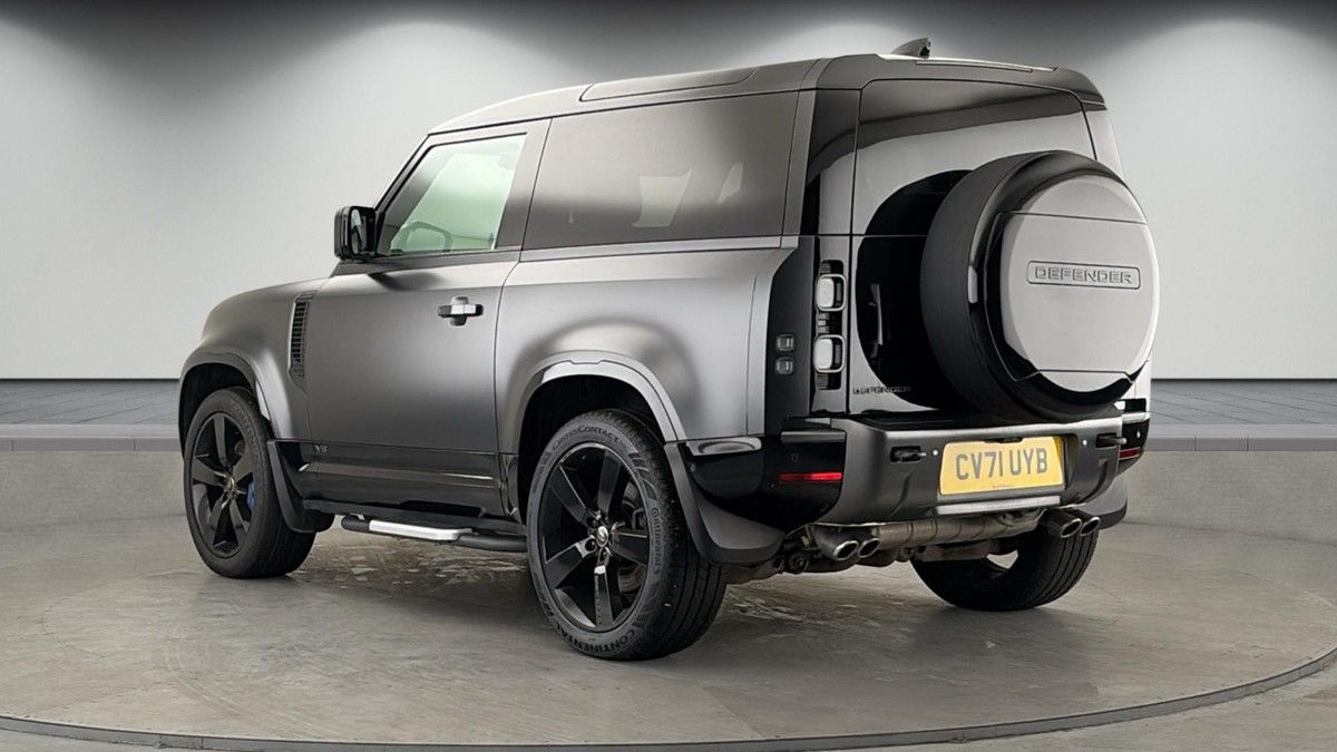 Land Rover Defender 90 Image 2