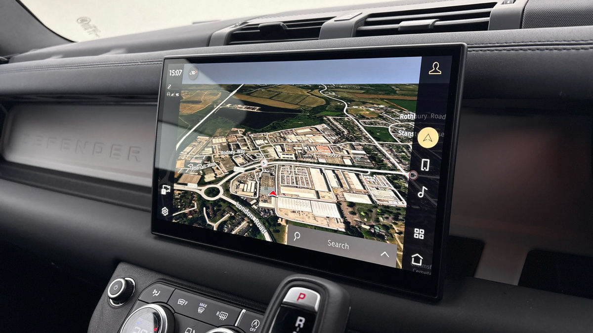 Land Rover Defender 90 Image 17