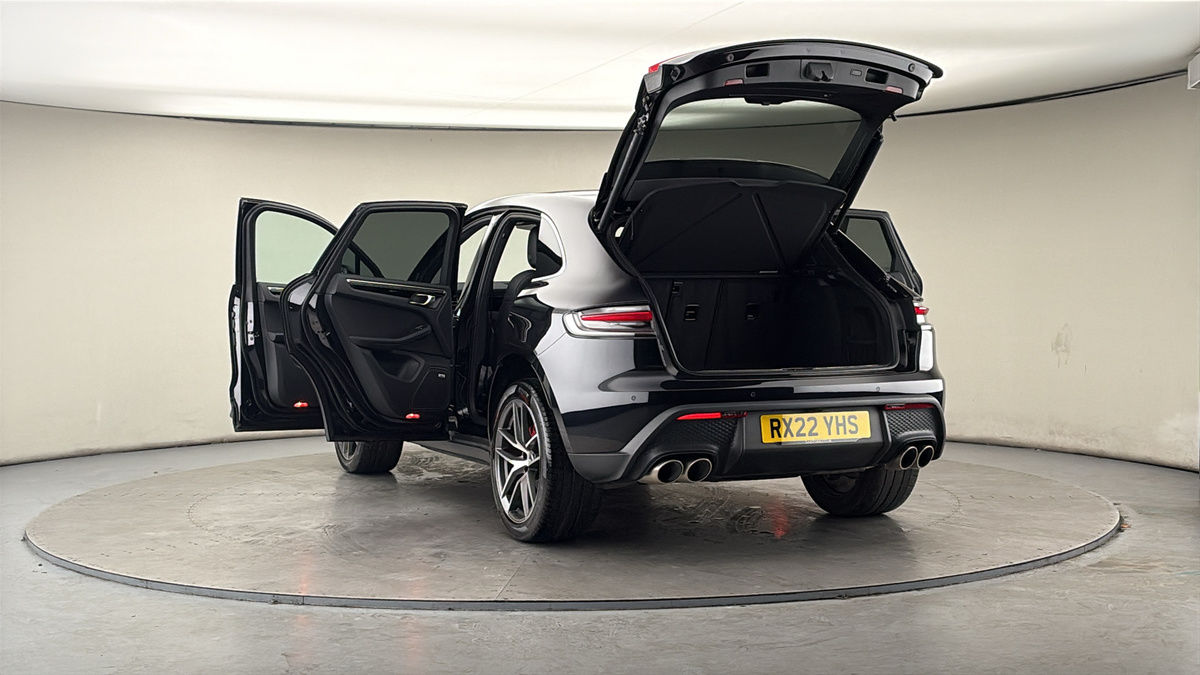 More views of Porsche Macan