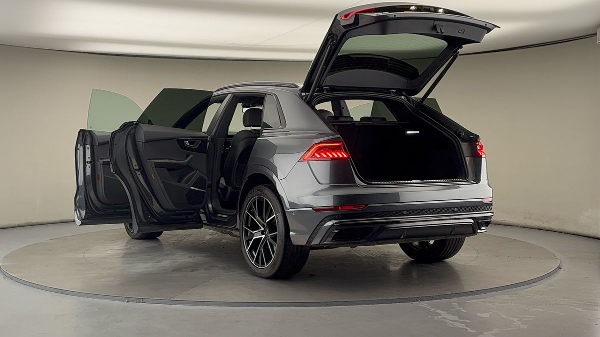 Audi Q8 Image 23