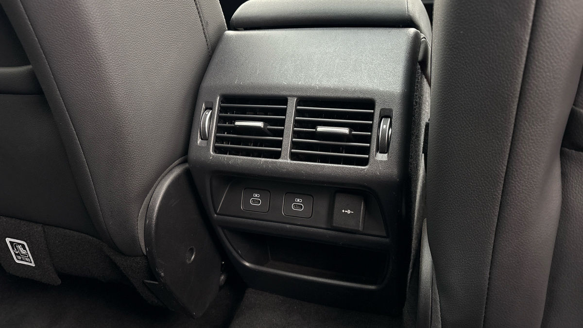 Land Rover Discovery Sport Image 26