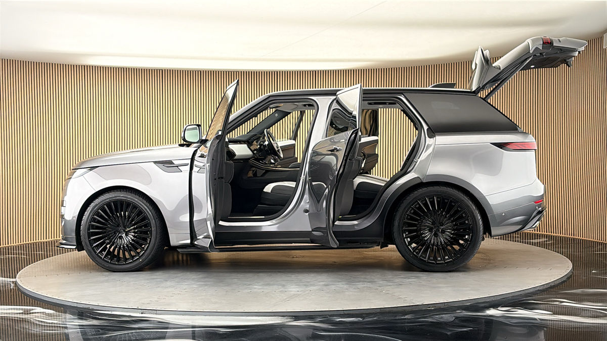More views of Land Rover Range Rover Sport