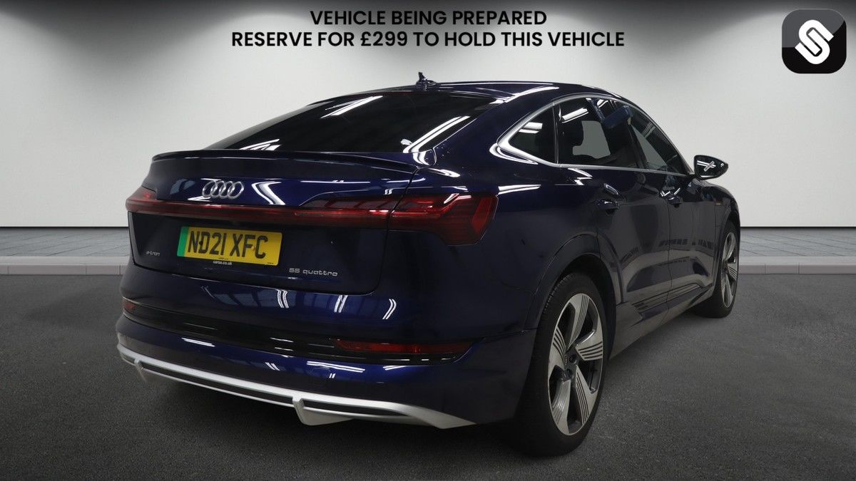 Audi e-tron Image 4