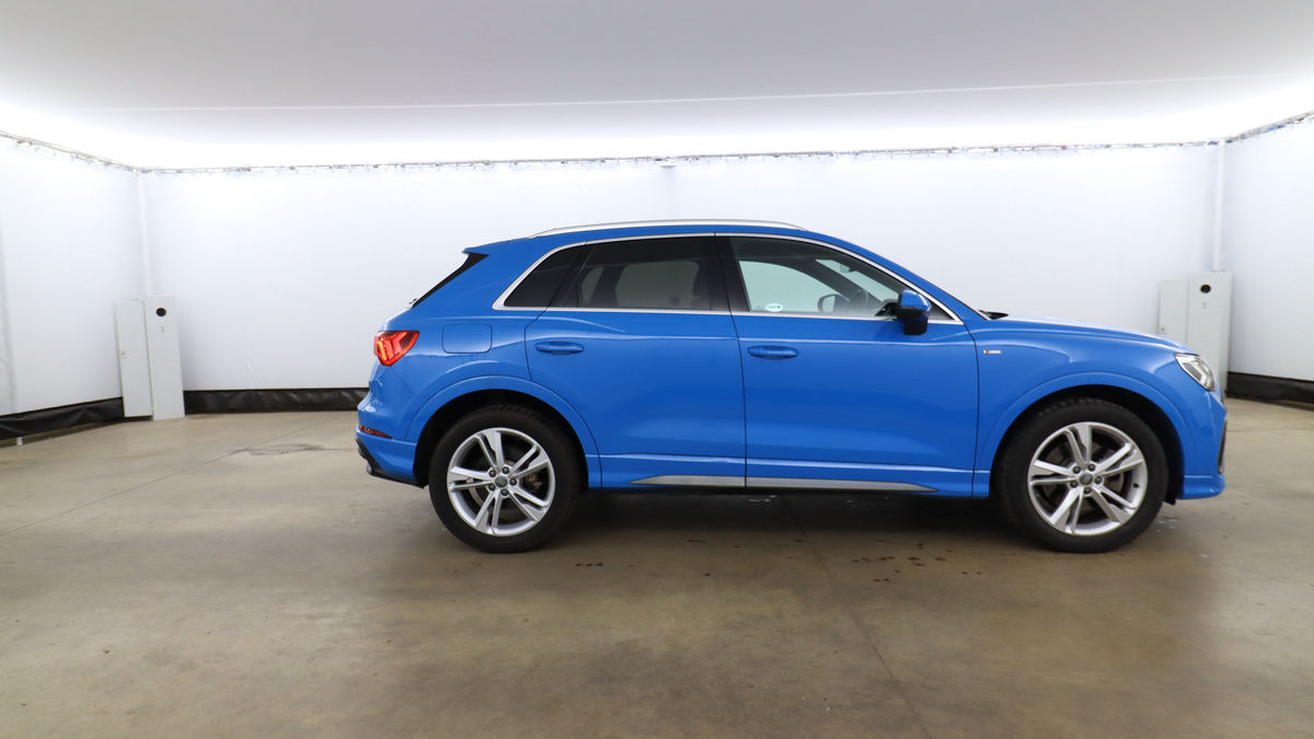 Audi Q3 Image 20